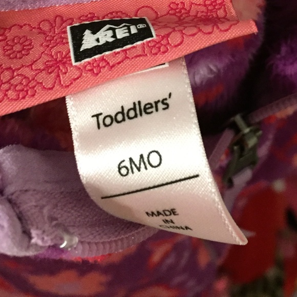 REI - Picture 2 of 2